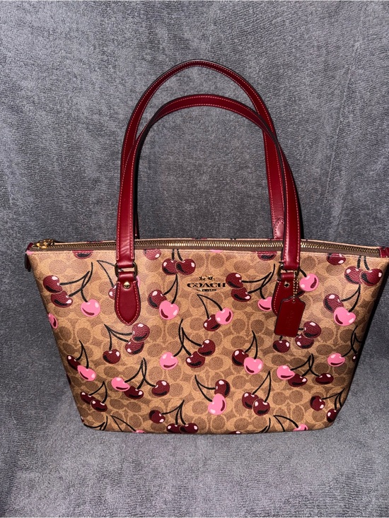 Coach Handbags - Coach Gallery Tote brown signature canvas with cherry print
